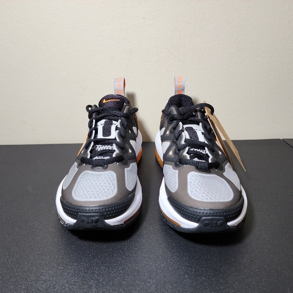 Nike Air Max Genome CZ4652-002 Black Orange-Grey Kids Shoes Youth Size 3.5Y NEW - Picture 6 of 11